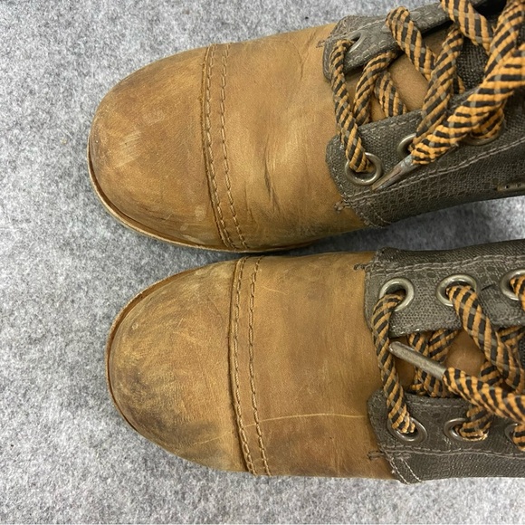 Sorel Tan Leather and Gray Lace-Up Wedge Ankle Boots Women’s Size 7.5 - Picture 3 of 12